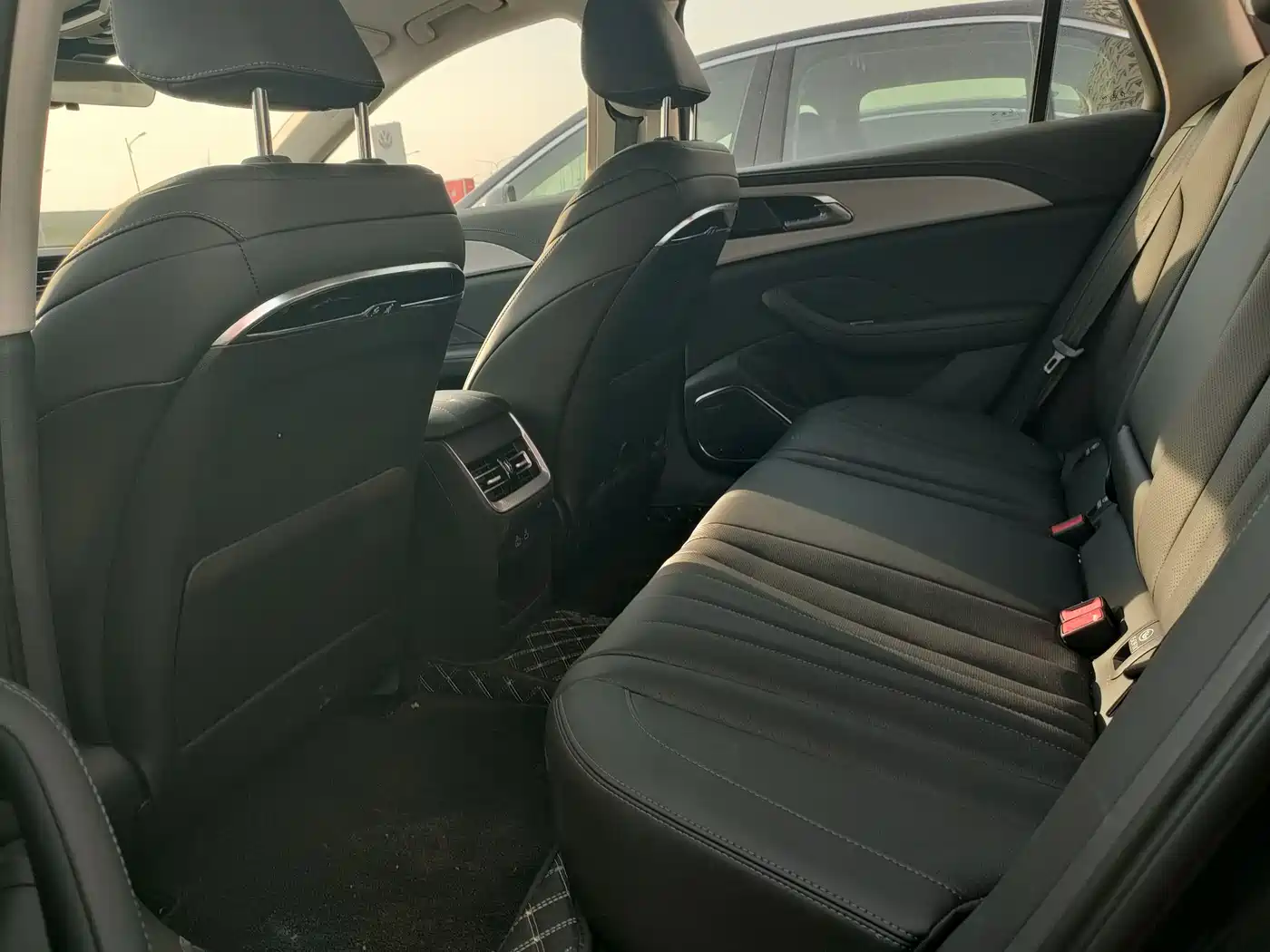 Hongqi H5 PHEV 2025 130 Super Hybrid Edition фото 5