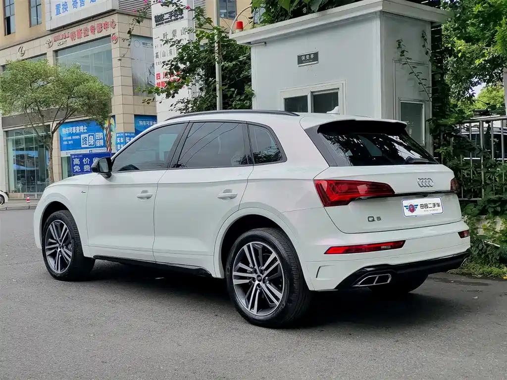 Audi Q5L 2023 40T Luxury Dynamic фото 4