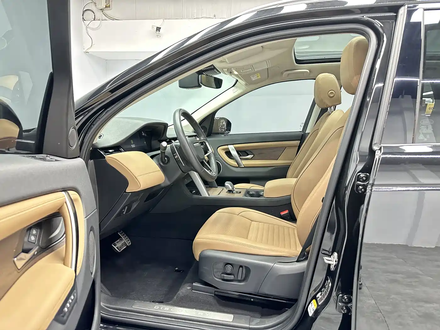 Land Rover Discovery Sport 2023 249PS R-Dynamic SE Performance Technology Version фото 11
