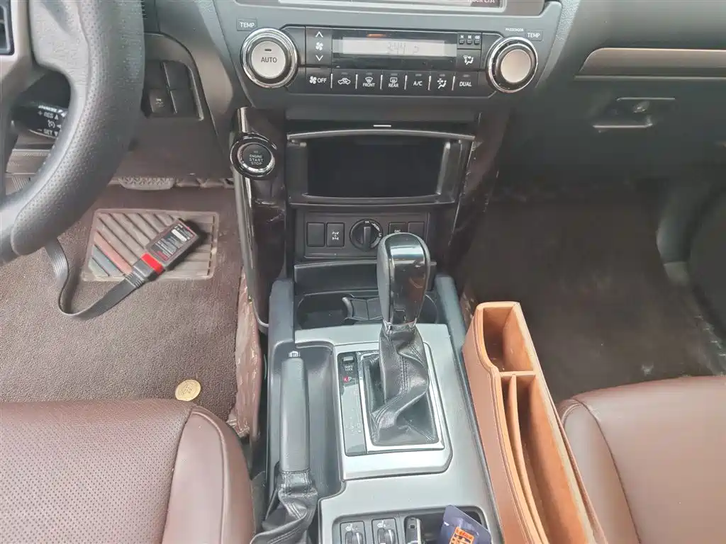 Toyota Prado 2016 3.5L Auto TX-L фото 10