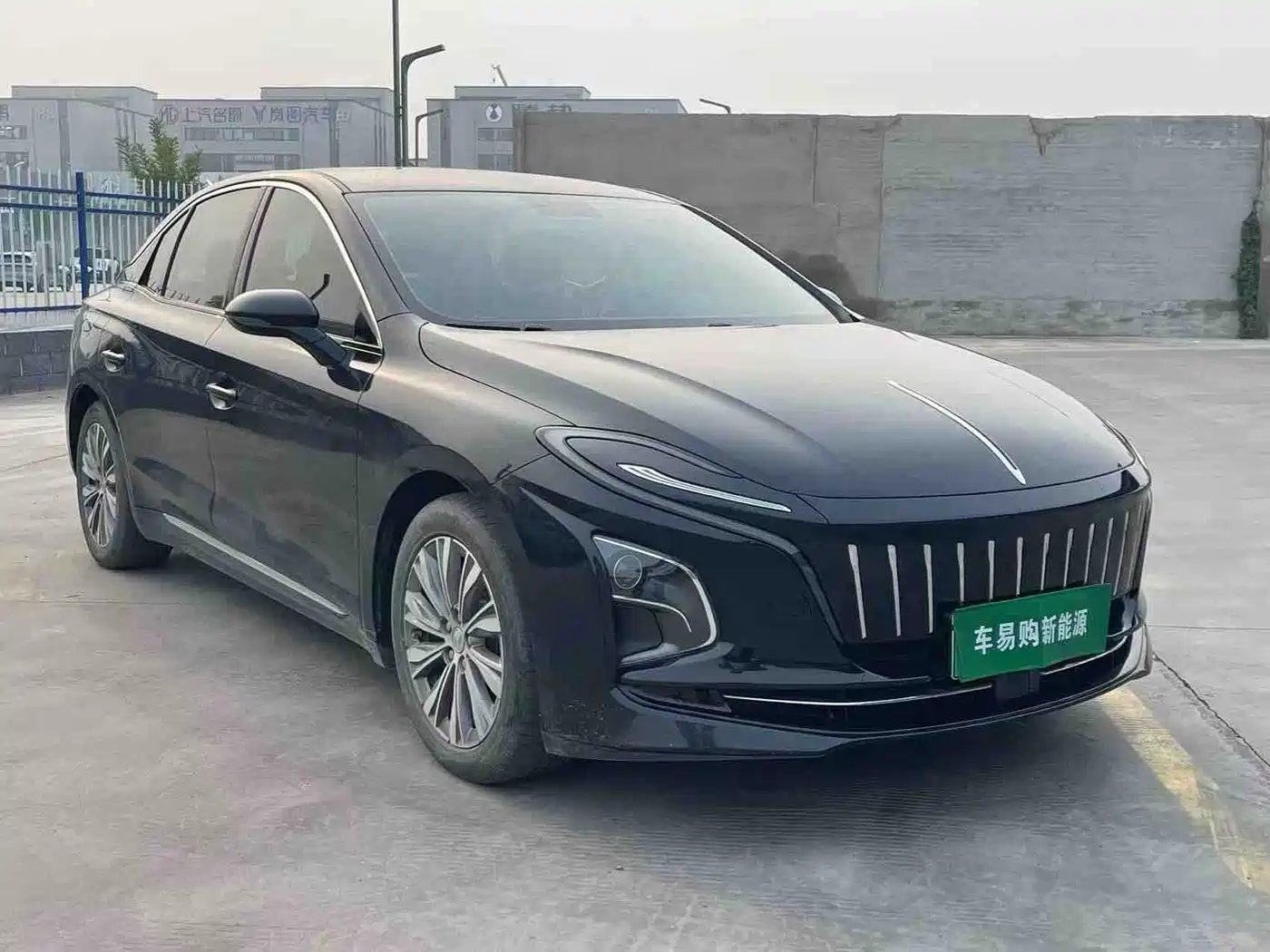 Hongqi E-QM5 2023 620km PLUS фото 3