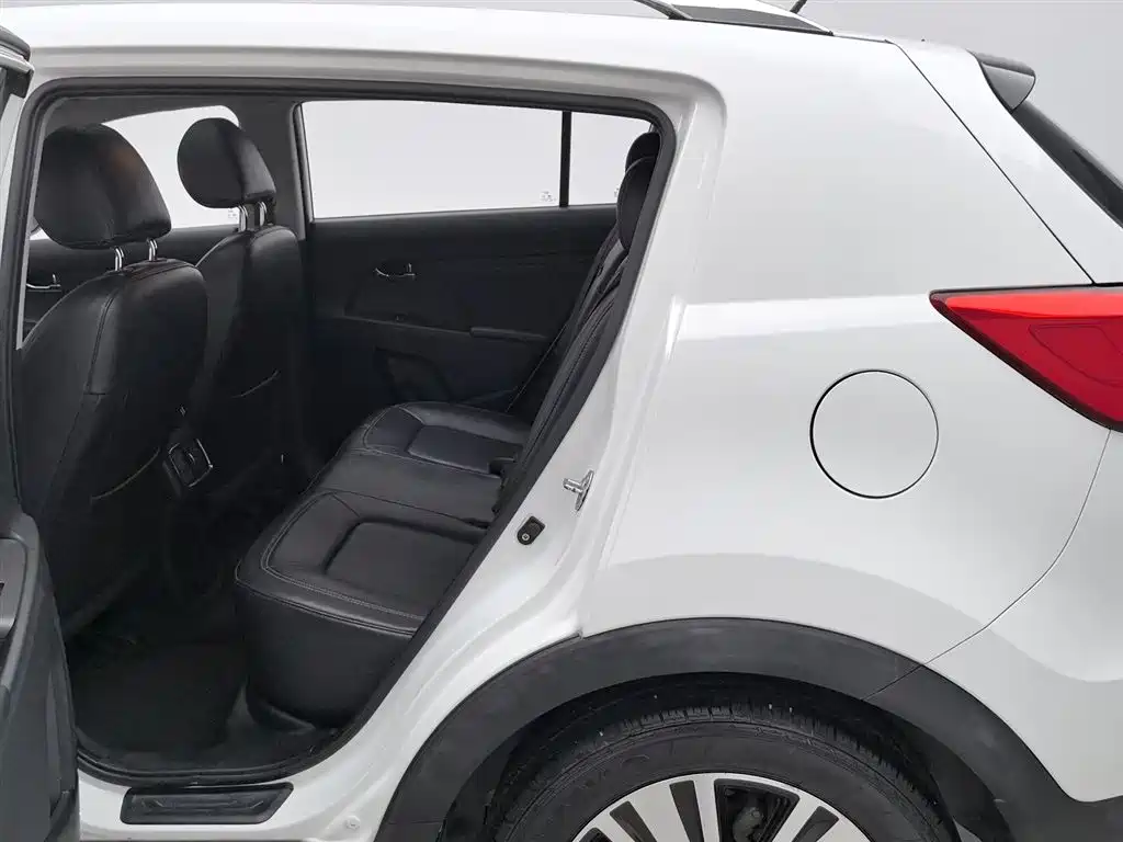 Kia Sportage 2016 2.0L Automatic 2WD DLX фото 15
