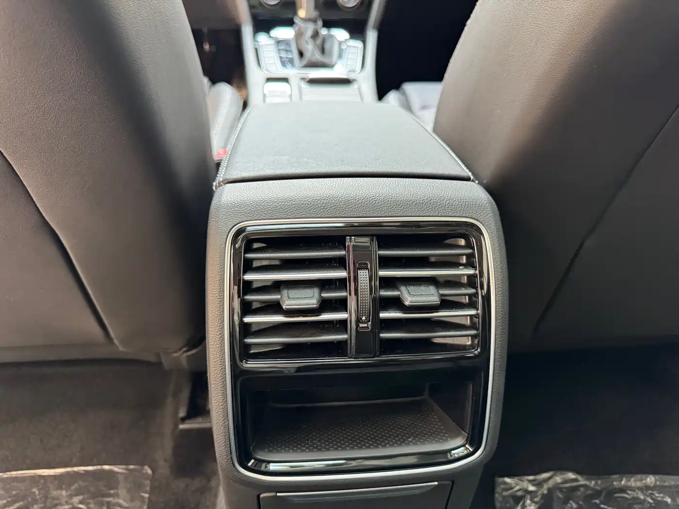 Volkswagen Magotan 2023 2 Million Units Commemorative Edition 280TSI DSG Comfort фото 12