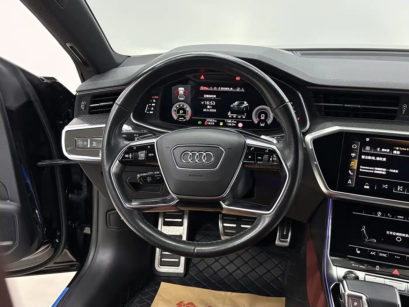 Audi A7L 2024 45 TFSI quattro S-line Black Warrior Edition фото 9