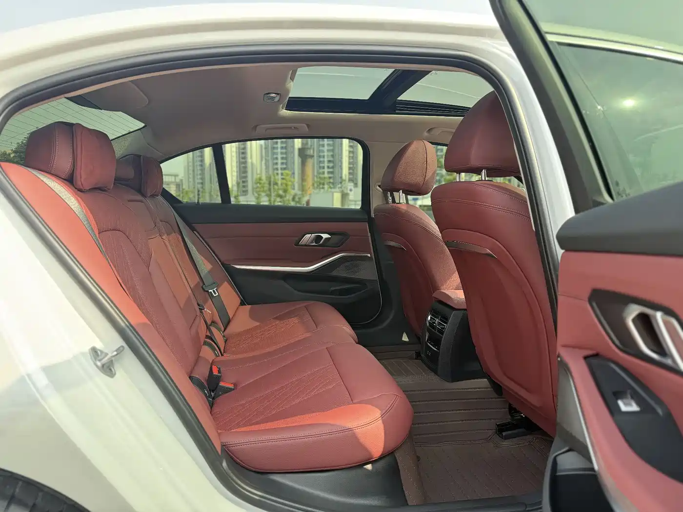 BMW 3 Series 2023 325Li M Sport Package фото 6