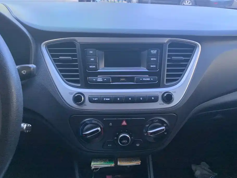 Hyundai Verna 2020 1.4L Manual GLS Cool Edition фото 13