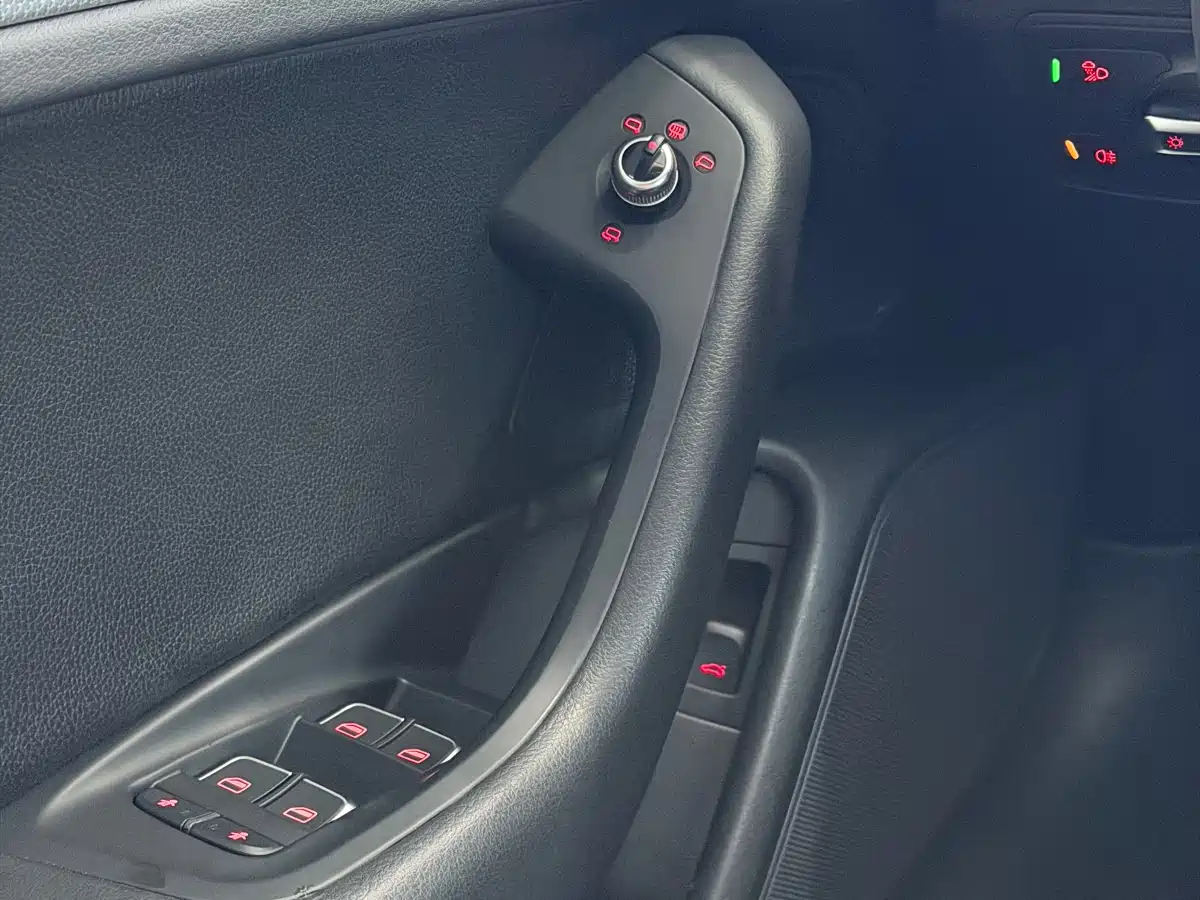 Audi A6L 2014 TFSI Standard фото 21