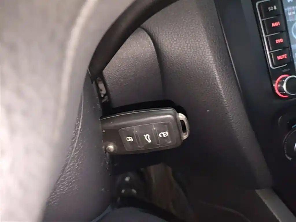 Volkswagen Sagitar 2014 Facelift 1.6L Manual Comfort фото 9