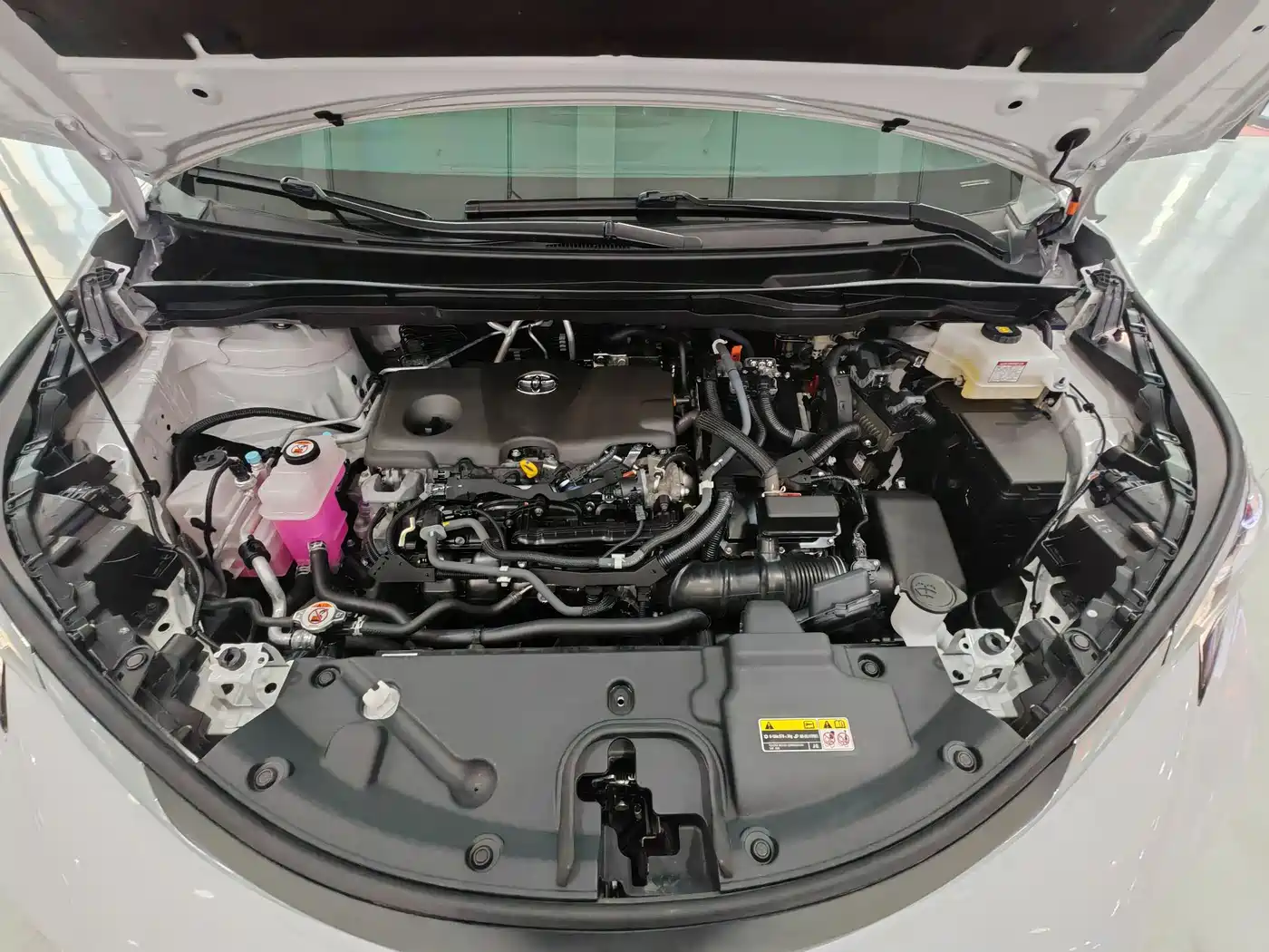 Toyota Granvia 2023 2.5L Hybrid Comfort Edition фото 18
