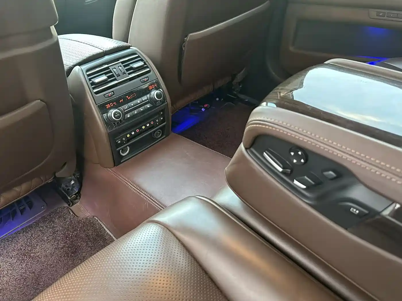BMW 7 Series 2011 730Li Elegance фото 18