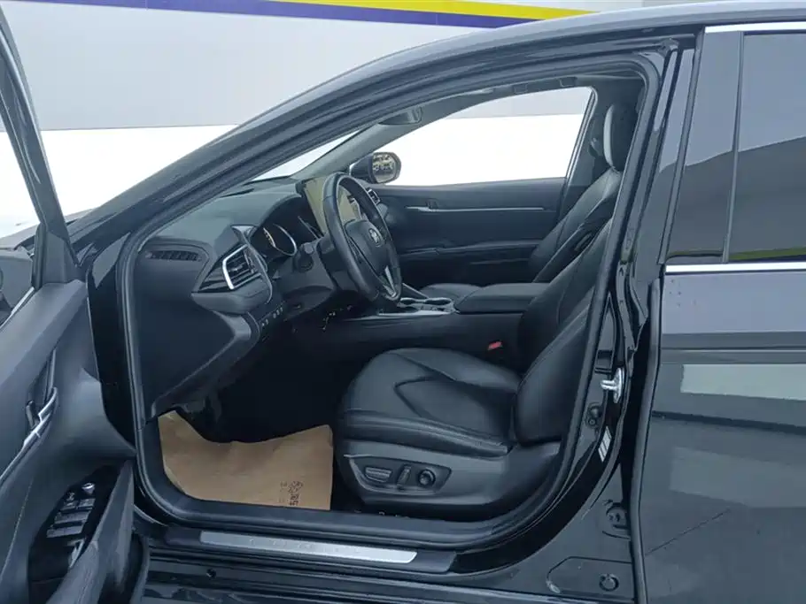 Toyota Camry 2023 2.0G Luxury Edition фото 9