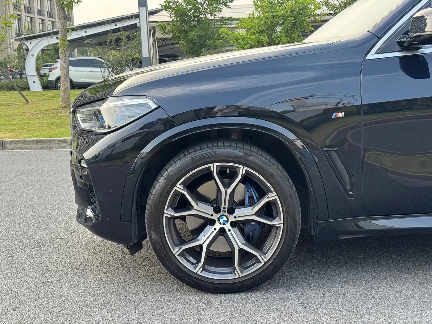 BMW X5 (Import) 2021 xDrive40i Exclusive M Sport Package фото 8