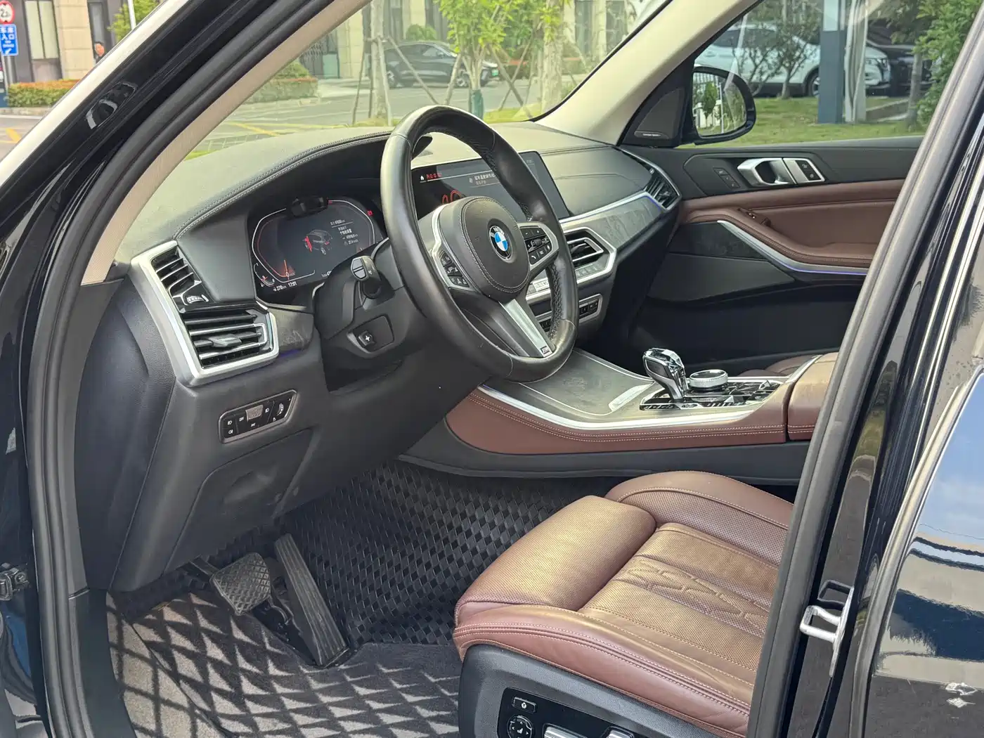 BMW X5 (Import) 2021 xDrive40i Exclusive M Sport Package фото 9