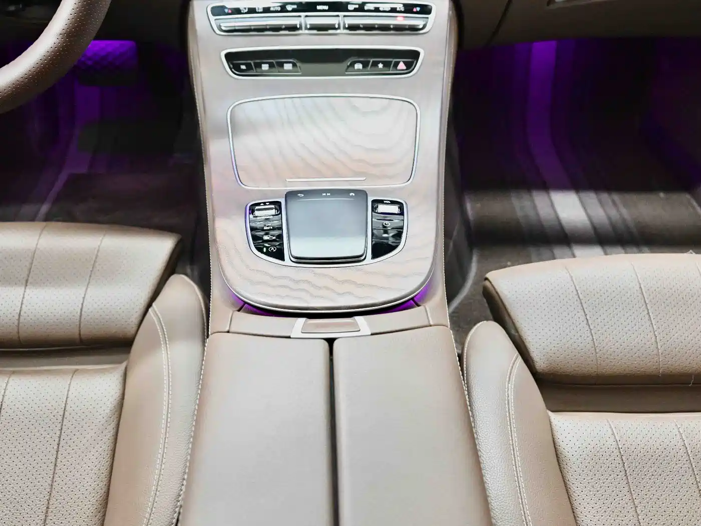 Mercedes-Benz E-Class 2022 E 300 L Fashion фото 15