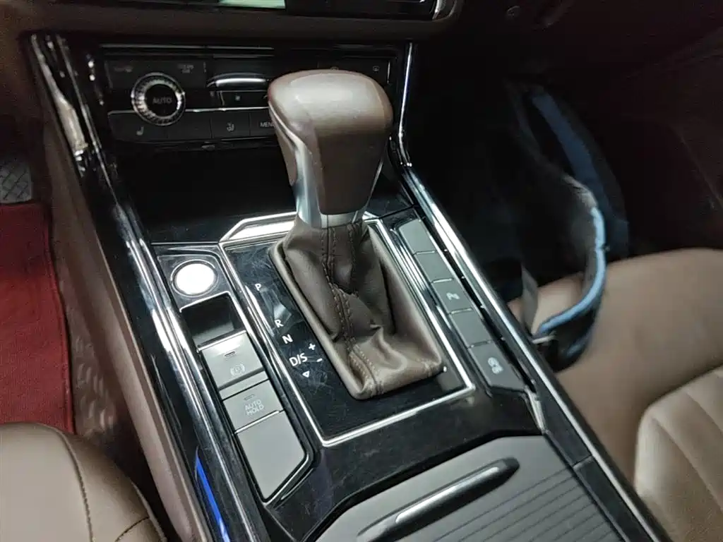 VOLKSWAGEN HUIANG