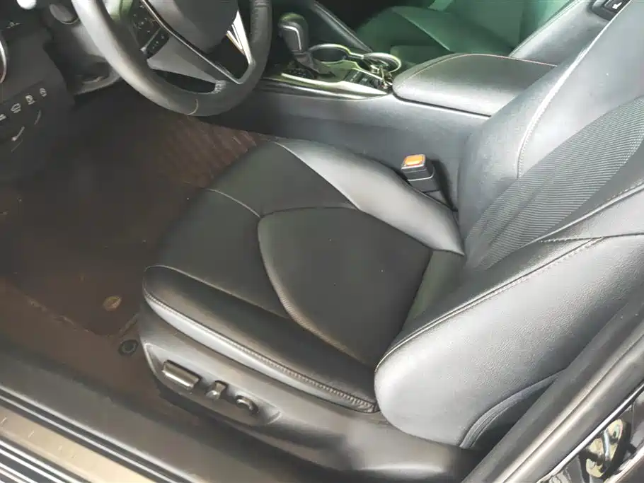 Toyota Camry 2021 2.5G Luxury Edition фото 9