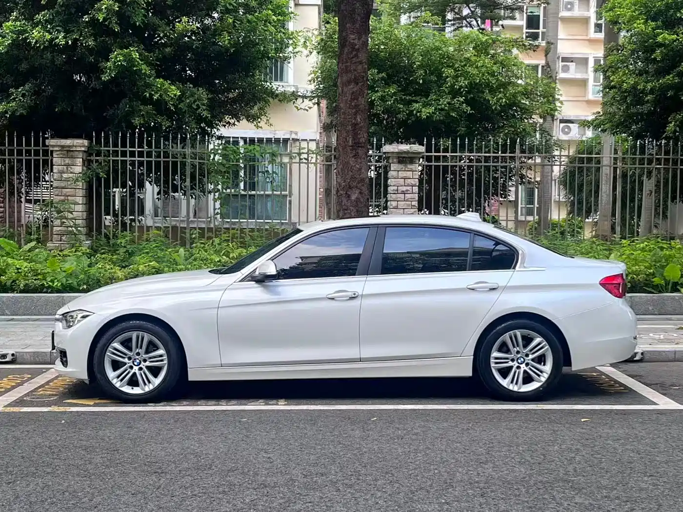 BMW 3 Series 2017 320Li Fashion фото 19