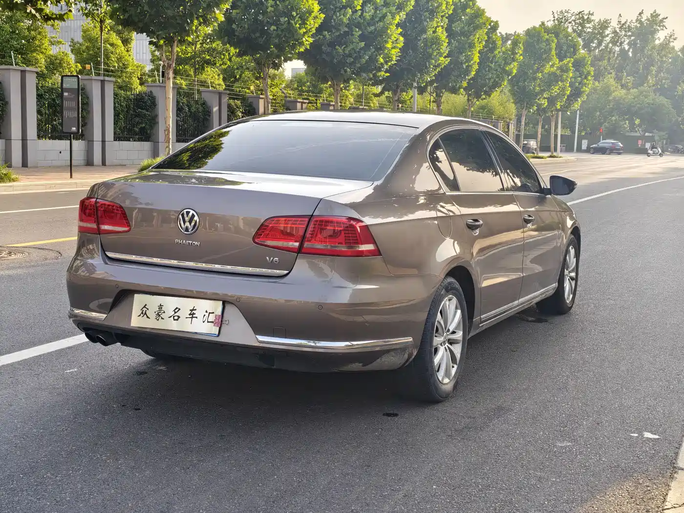 Volkswagen Magotan 2015 Facelift 1.8TSI Luxury фото 5