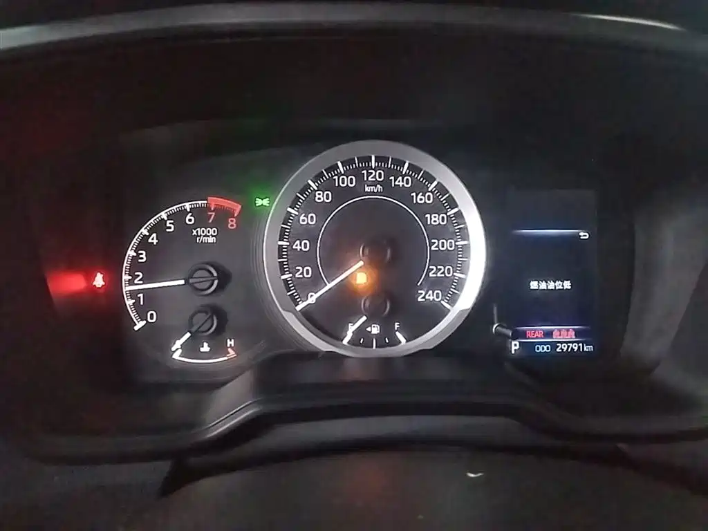 Toyota Frontlander 2022 2.0L CVT Elite фото 12