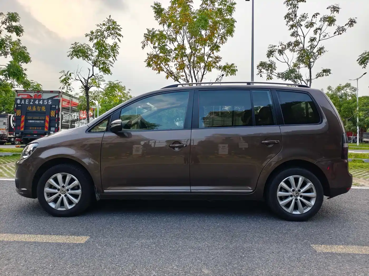 Volkswagen Touran 2013 1.4T DSG Comfort 5-seater фото 9
