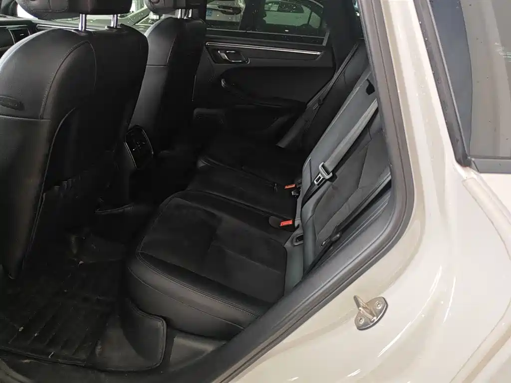 Porsche Macan 2017 Macan 2.0T фото 13