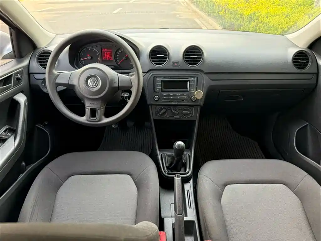 Volkswagen Jetta 2015 Value Edition 1.6L Manual Fashion фото 13