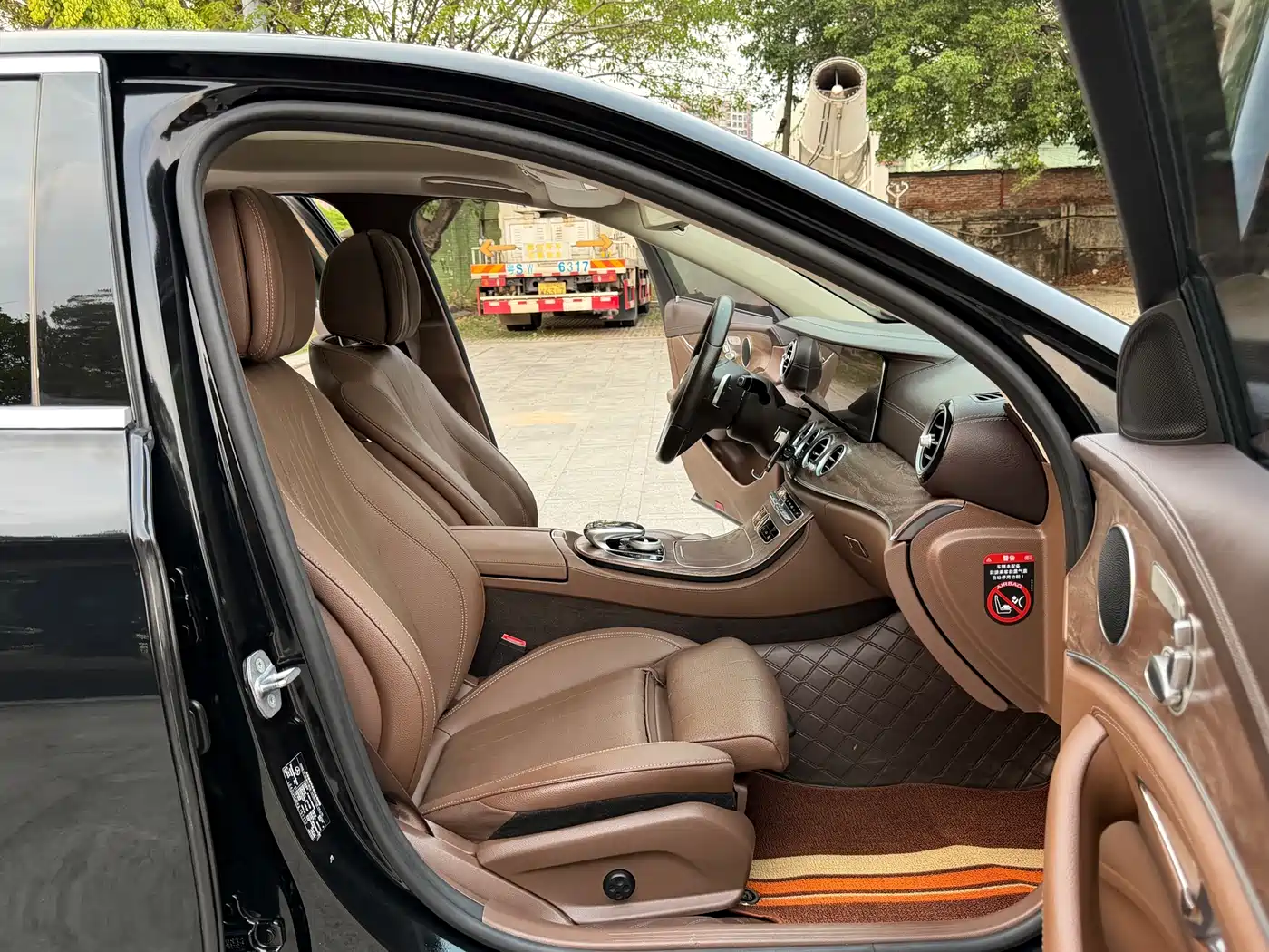 Mercedes-Benz E-Class 2018 Facelift E 200 L 4MATIC фото 11