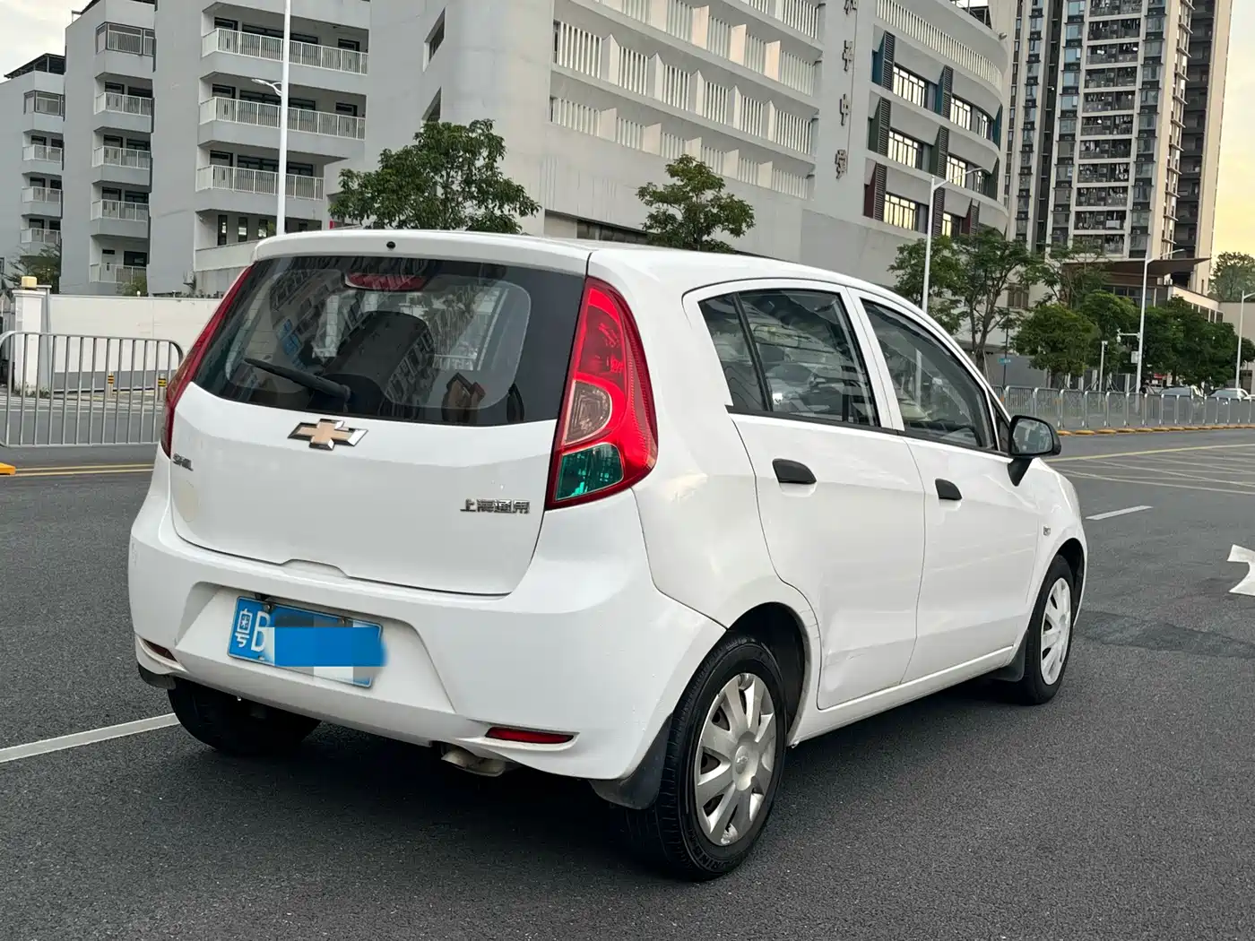Chevrolet Sail 2014 2013 Hatchback 1.2L AMT Ideal Edition