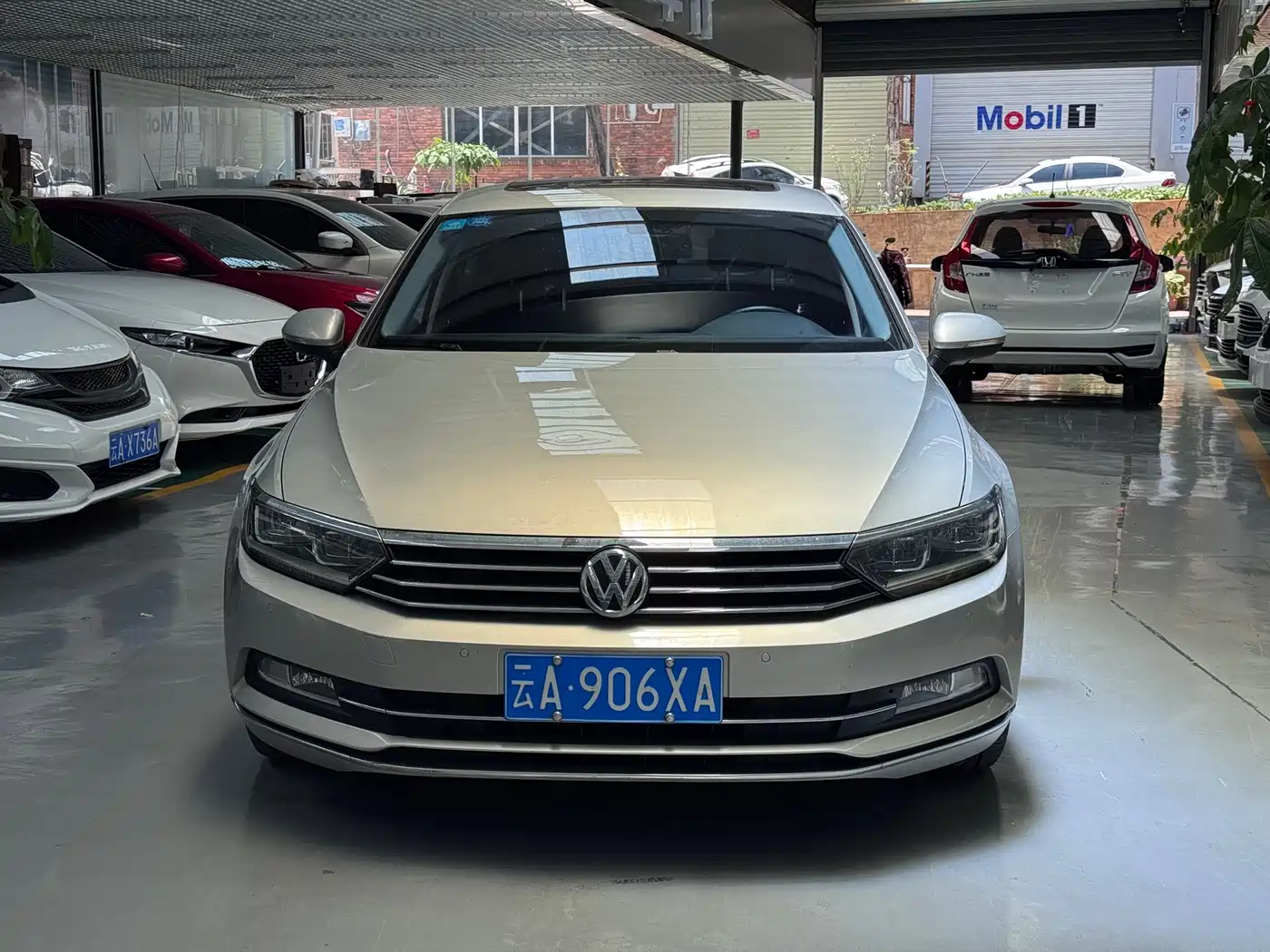 Volkswagen Magotan 2019 330TSI DSG Luxury Class China VI фото 2
