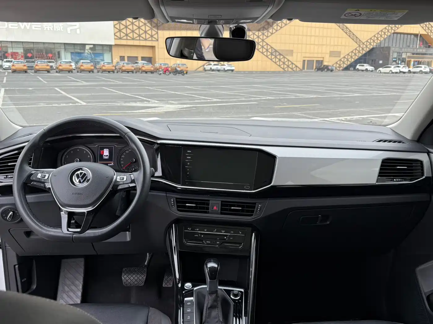 Volkswagen Tayron 2022 280TSI 2WD Luxury Smart Connect Edition фото 9