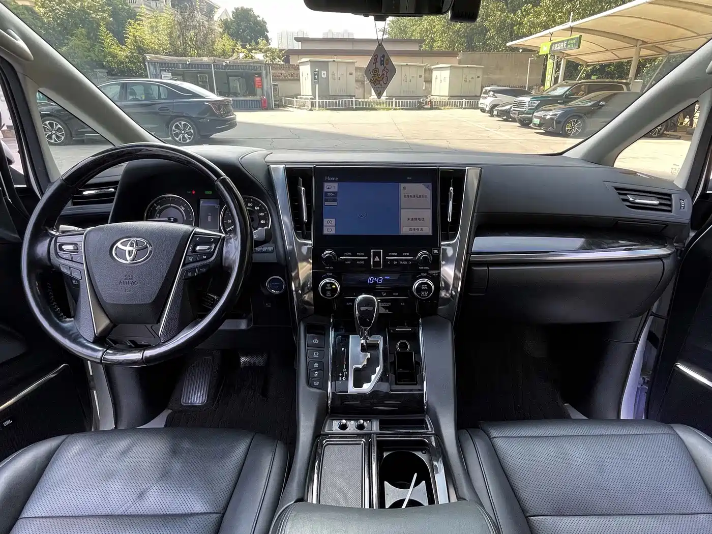 Фото 10 - Toyota Vellfire