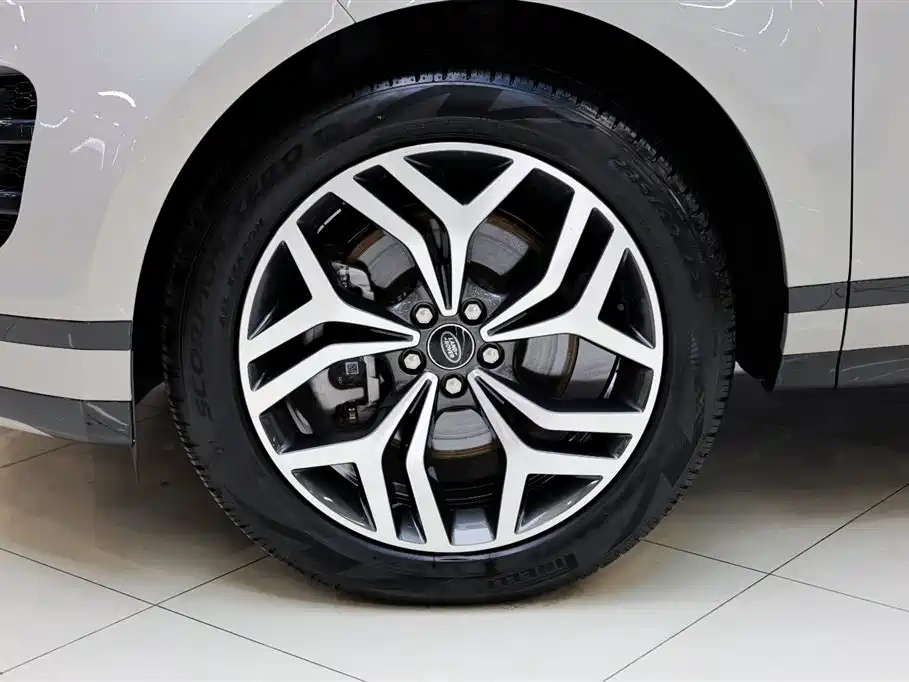 Land Rover Range Rover Evoque 2023 Range Rover Evoque L 249PS Luxury Edition фото 13