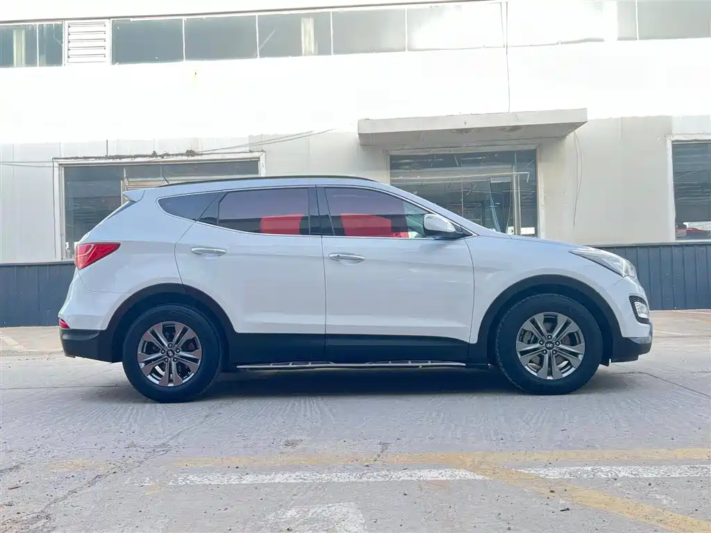 Hyundai Santa Fe 2013 Facelift 2.4L Automatic 4WD Premium фото 6