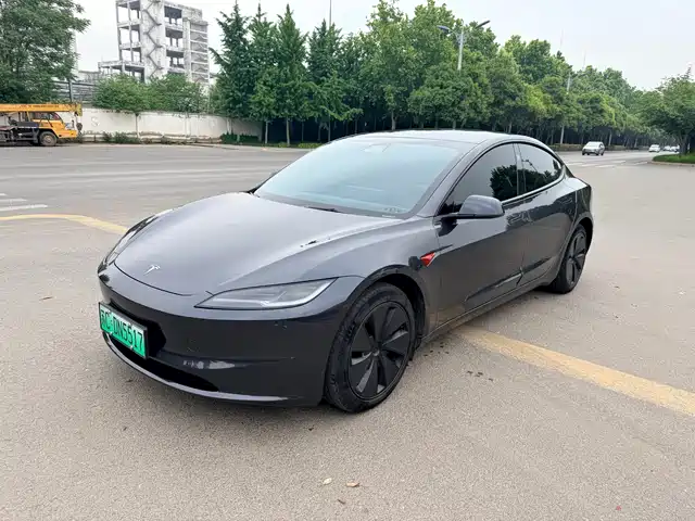 Tesla Model 3 Задний привод