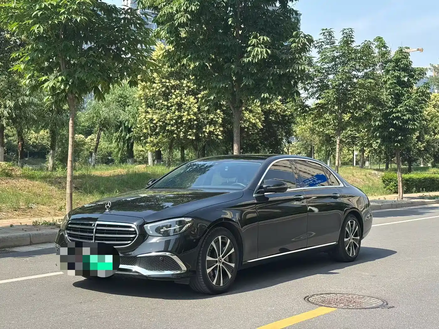 Mercedes-Benz E-Class New Energy 2023 E 350 e L Plug-in Hybrid Sedan фото 3