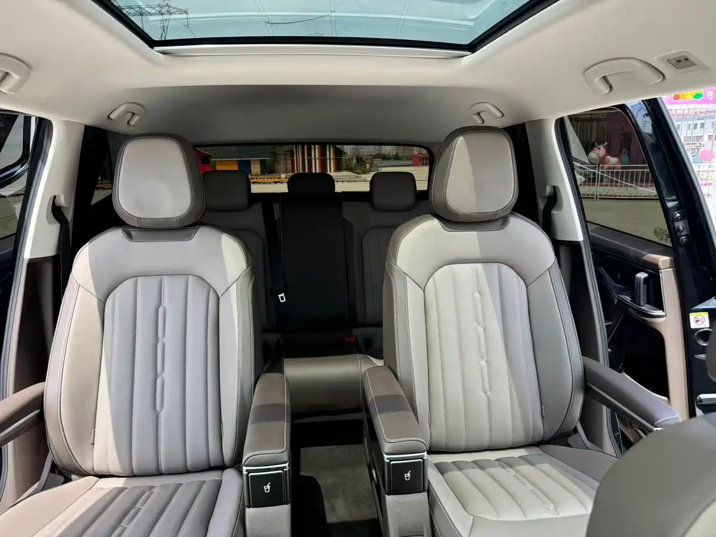 Volkswagen Viloran 2024 330TSI Luxury Edition фото 9