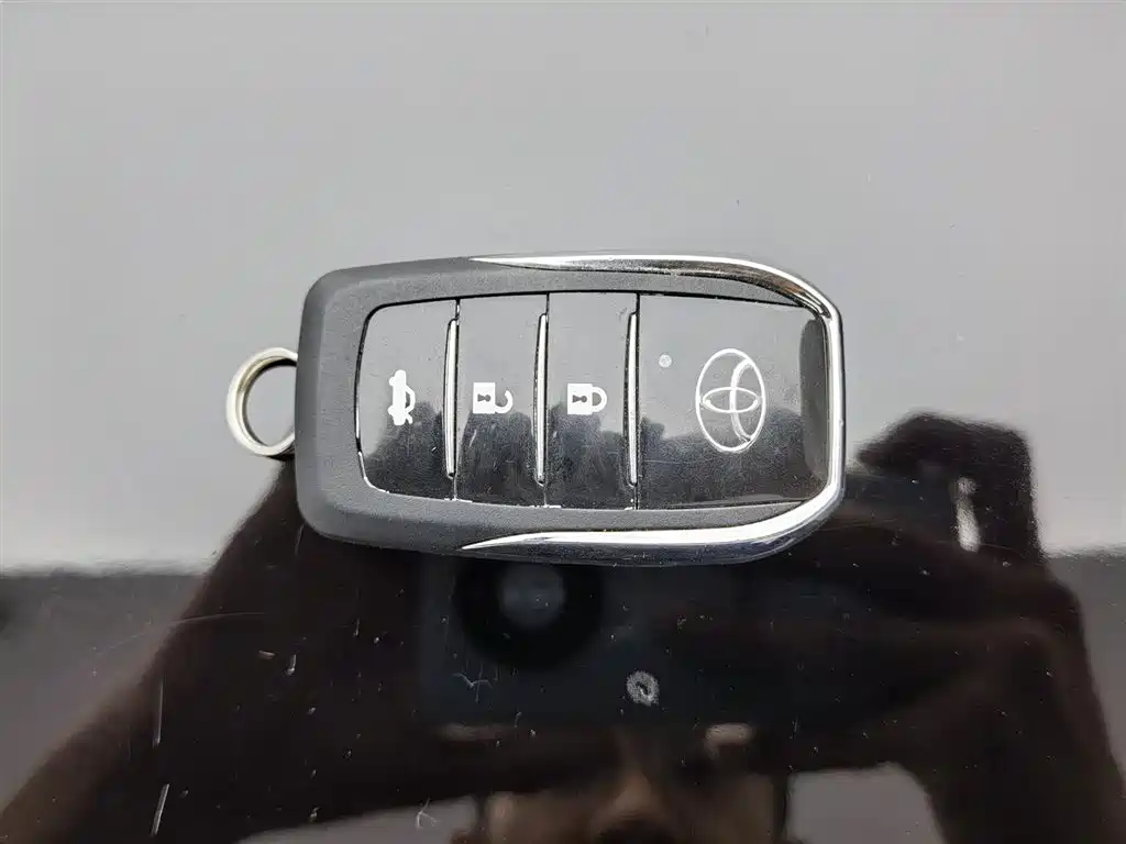 Toyota Highlander 2011 2.7L 2WD 5-seat Sport фото 19