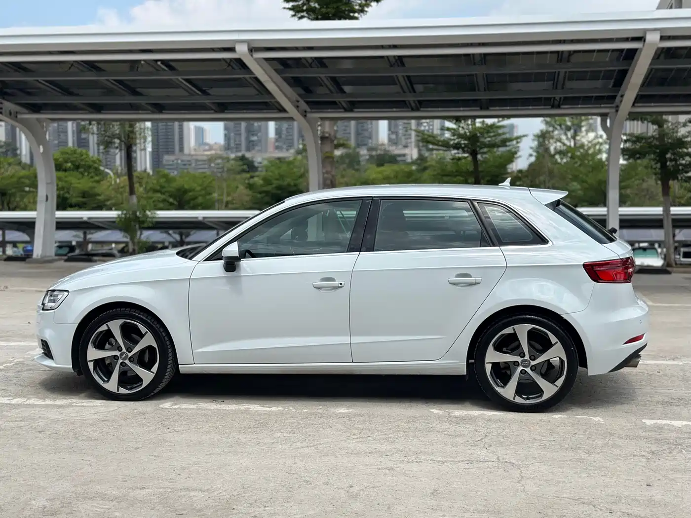 Audi A3 2018 30th Anniversary Sportback 35 TFSI Progressive фото 14
