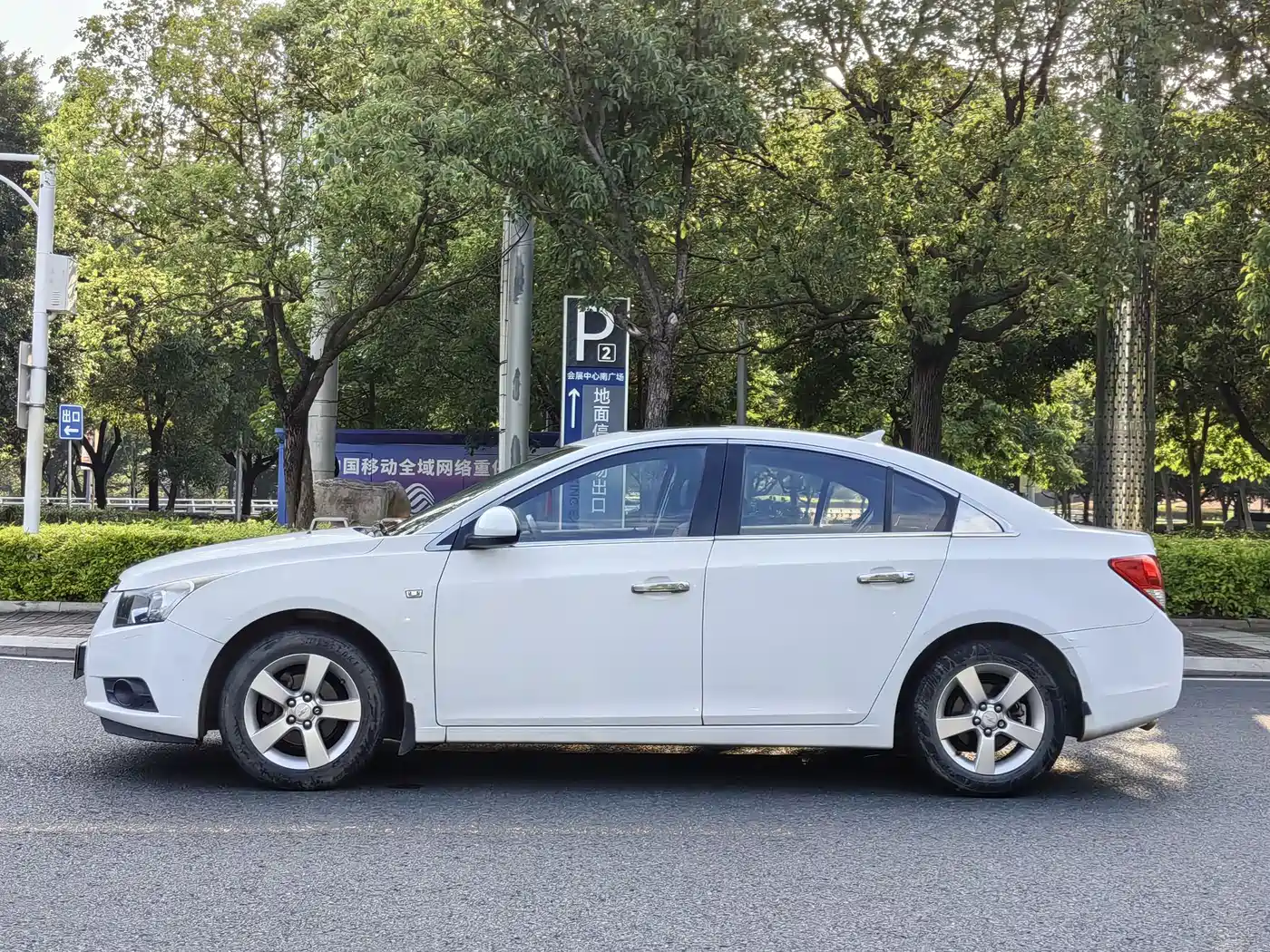 Chevrolet Cruze 2013 Model 1.6L SE AT фото 4
