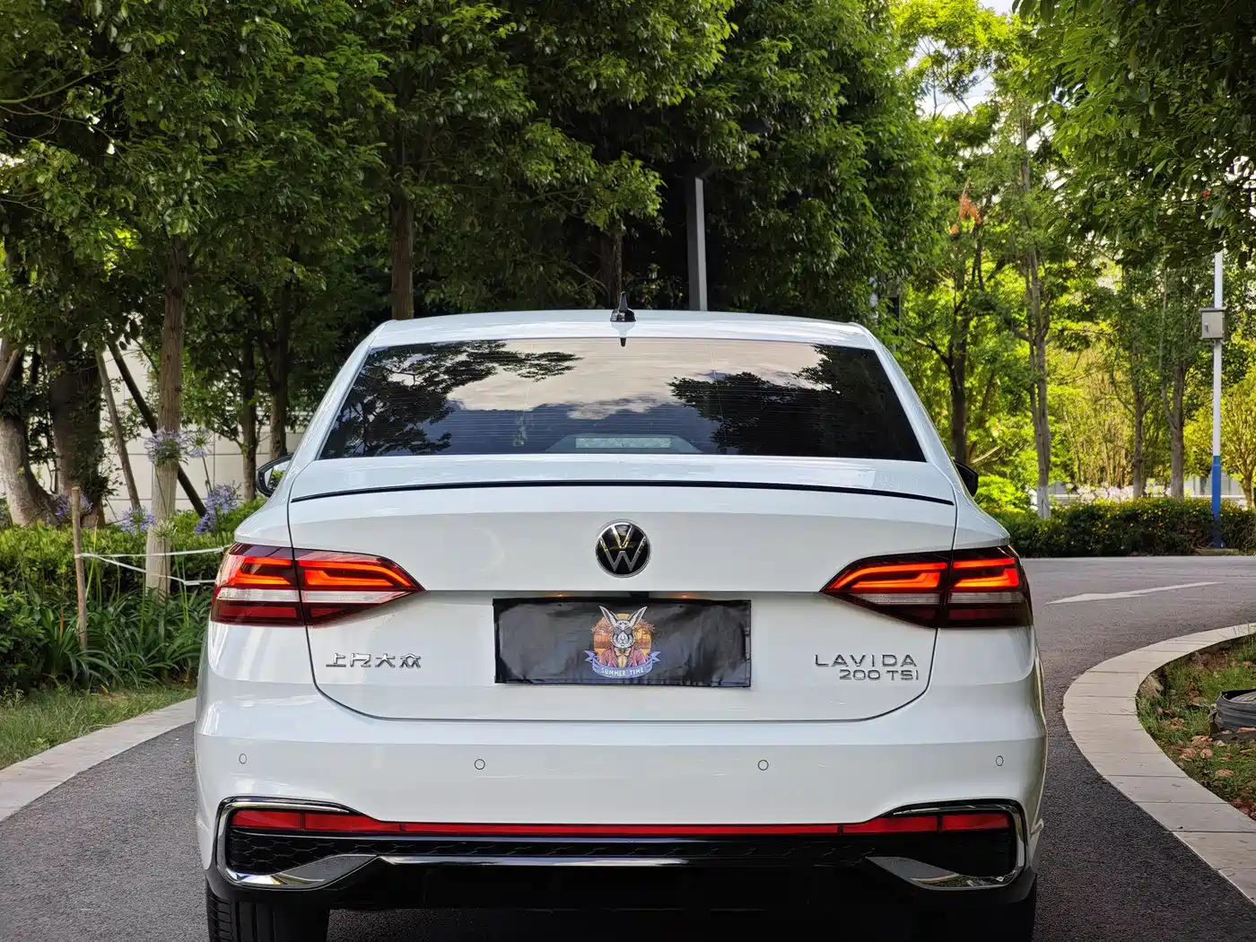 Volkswagen Lavida 2023 200TSI DSG Starlight Comfort Edition фото 6