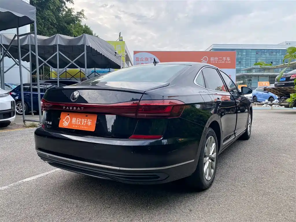 Volkswagen Passat 2024 280TSI Business Edition фото 9