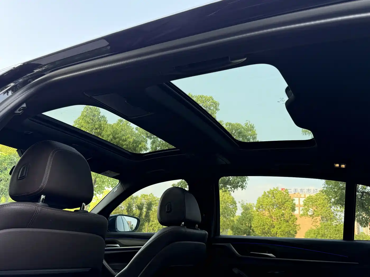 BMW 5 Series 2022 530Li Leading M Sport Package фото 11