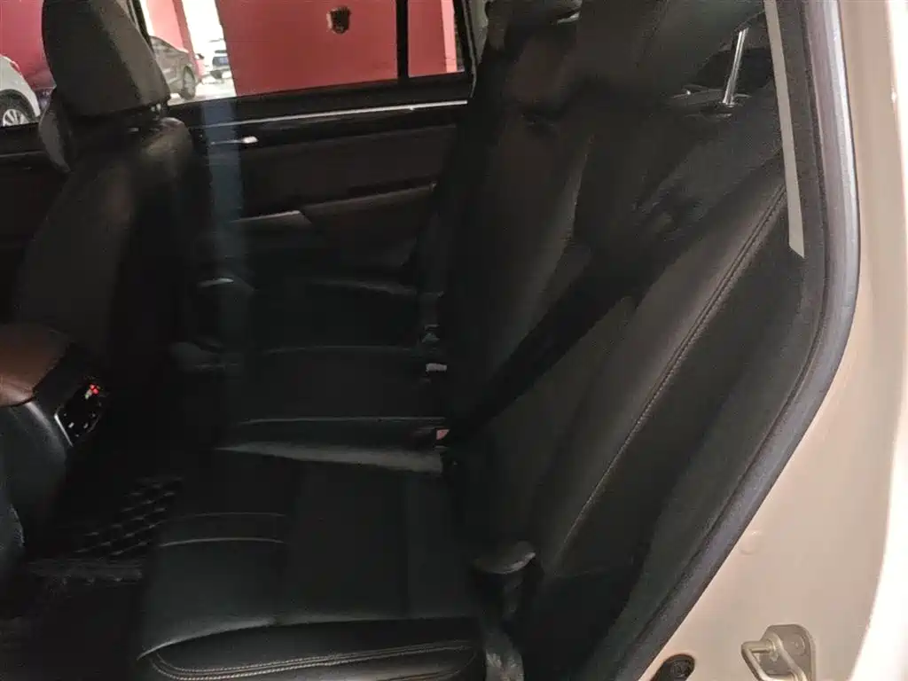 GAC Trumpchi Trumpchi GS8 2017 320T 2WD Luxury Smart Connect (7-seater) фото 17