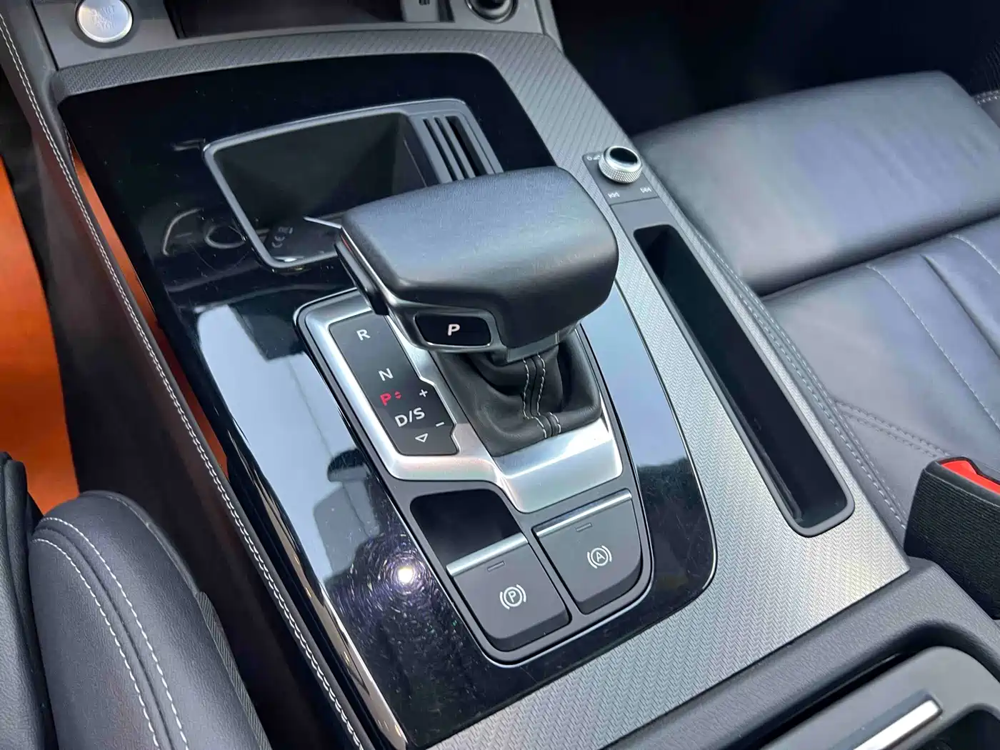 Audi Q5L 2022 45T Luxury Dynamic фото 4