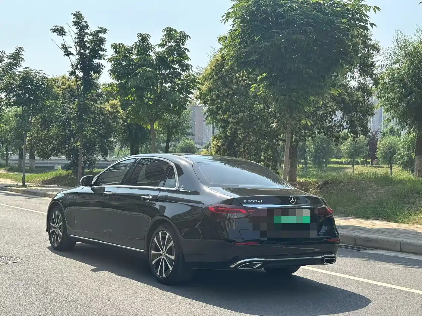Mercedes-Benz E-Class New Energy 2023 E 350 e L Plug-in Hybrid Sedan фото 9