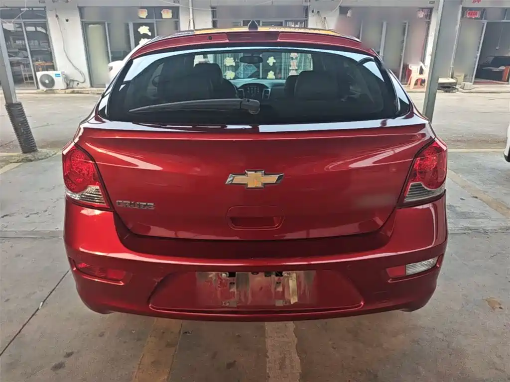 Chevrolet Cruze 2013 Hatchback 1.6L Automatic Luxury фото 6