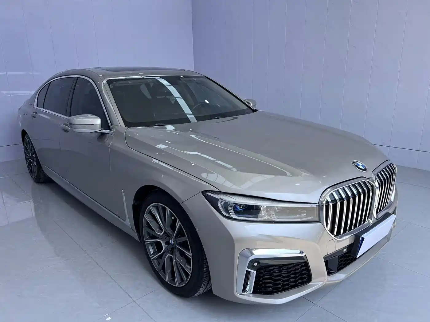 BMW 7 Series 2016 740Li Leading Edition фото 6