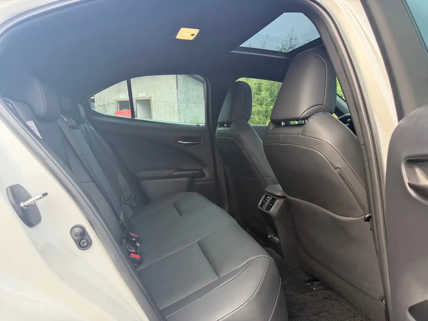 Lexus UX Electric 2022 2020 300e Pure Yue Edition