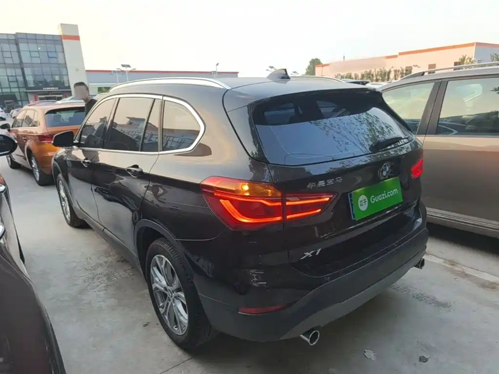BMW X1 2018 sDrive20Li Leading Model фото 5