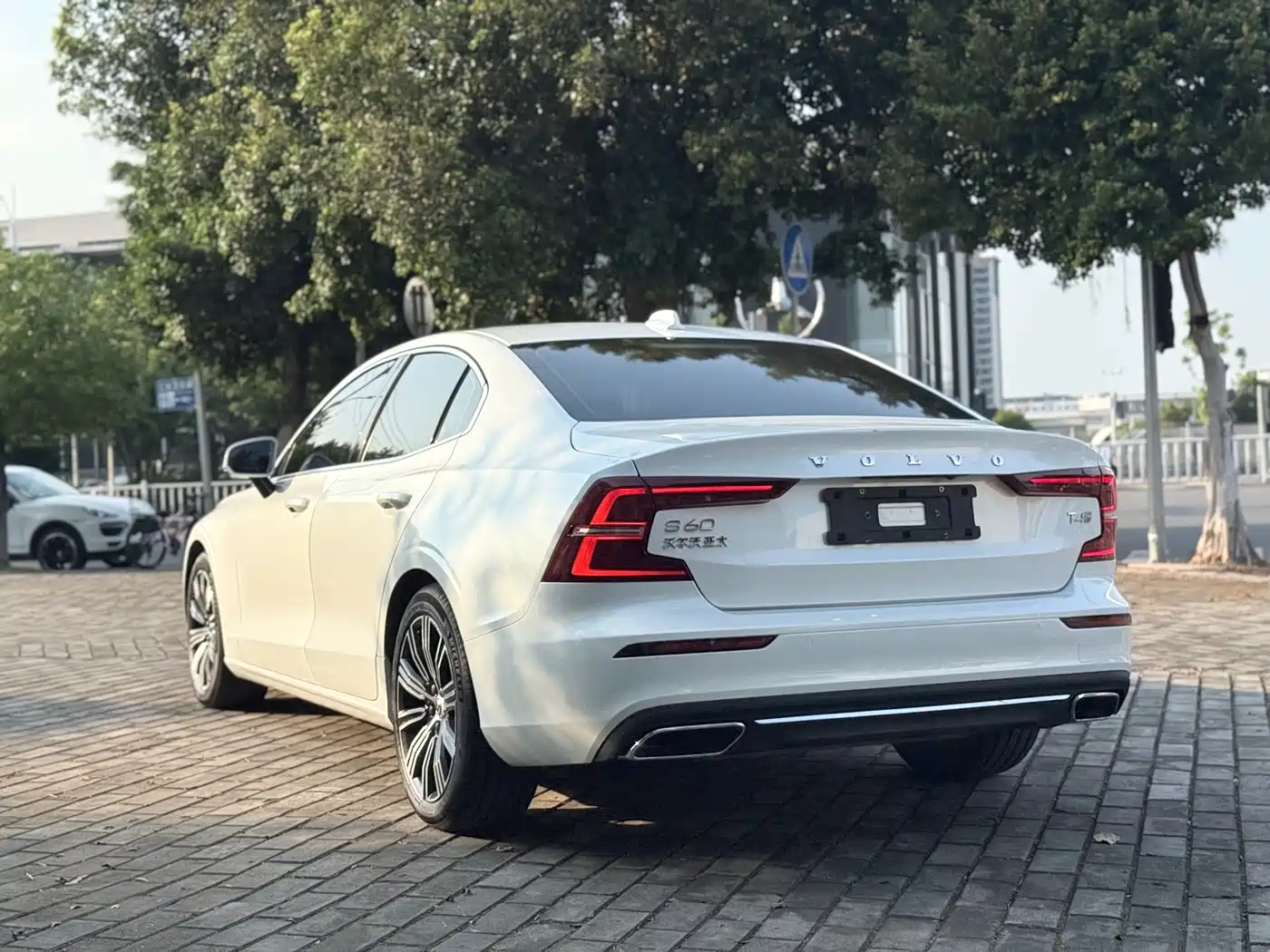 Photo 6 - Volvo S60